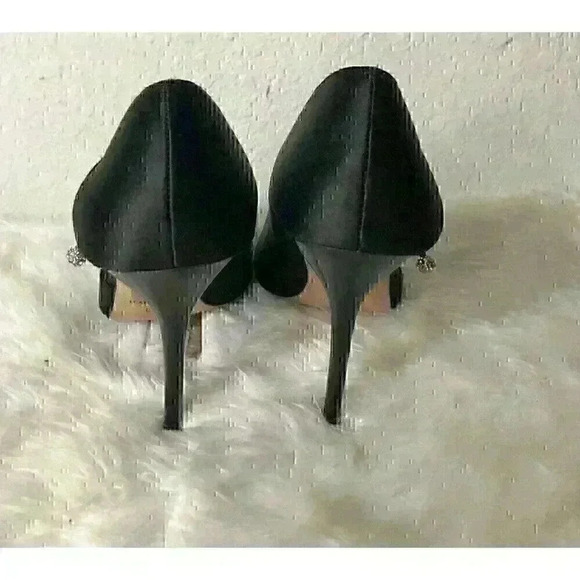 Badgley Mischka Womens Size 8.5 Black Satin Open Side 3'' Stilettos Heels Bow - Picture 6 of 7